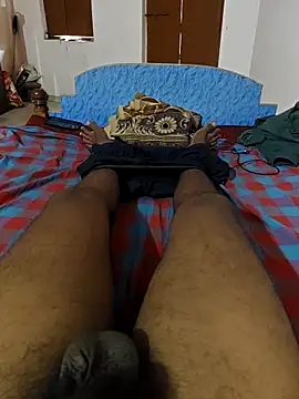 Snapshot of modelSpidy chatting on March 3, 9:15 am modelSpidy online show from March 3, 9:15 am