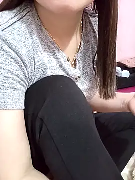 Snapshot of Phoebe-e chatting on March 2, 5:08 am Phoebe-e online show from March 2, 5:08 am