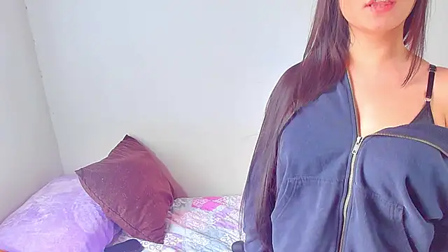 Snapshot of Anniecute__ chatting on April 29, 4:44 pm Anniecute online show from April 29, 4:44 pm