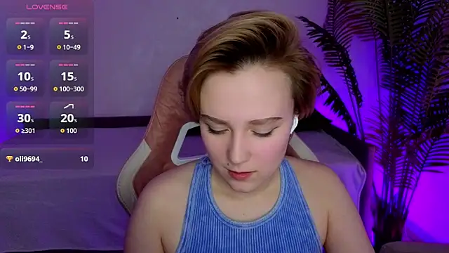 Snapshot of Ellie_Heavenly chatting on February 2, 8:46 am Ellie Heavenly online show from February 2, 8:46 am