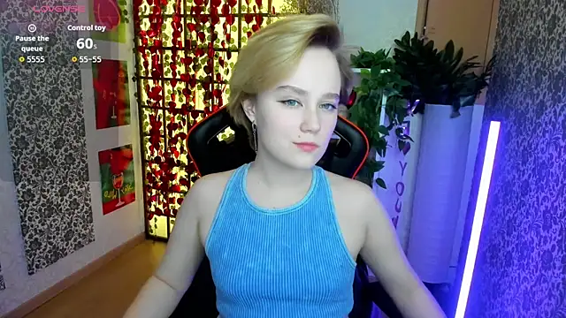 Snapshot of Ellie_Heavenly chatting on February 20, 8:38 am Ellie Heavenly online show from February 20, 8:38 am