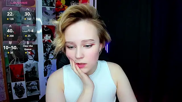 Snapshot of Ellie_Heavenly chatting on February 24, 8:12 am Ellie Heavenly online show from February 24, 8:12 am