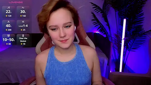 Snapshot of Ellie_Heavenly chatting on March 4, 8:20 am Ellie Heavenly online show from March 4, 8:20 am