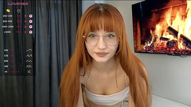 Snapshot of CatherineCummi chatting on February 19, 8:10 am CatherineCummi online show from February 19, 8:10 am