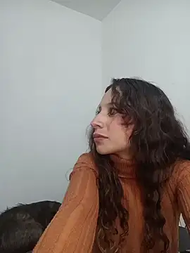 AlexxaAndRileyy online show from April 5, 6:27 pm