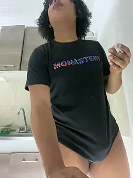 Snapshot of valeria_19x chatting on February 3, 7:46 am valeria 19x online show from February 3, 7:46 am