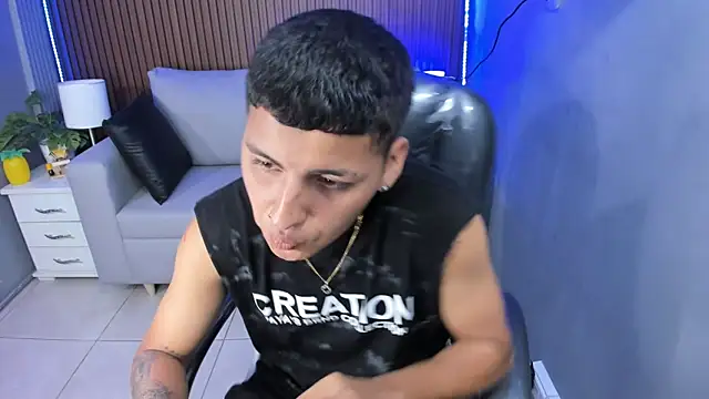 Liam9  online show from March 5, 2:02 pm