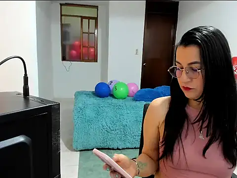 Snapshot of talia_mystic chatting on February 20, 12:49 pm talia mystic online show from February 20, 12:49 pm