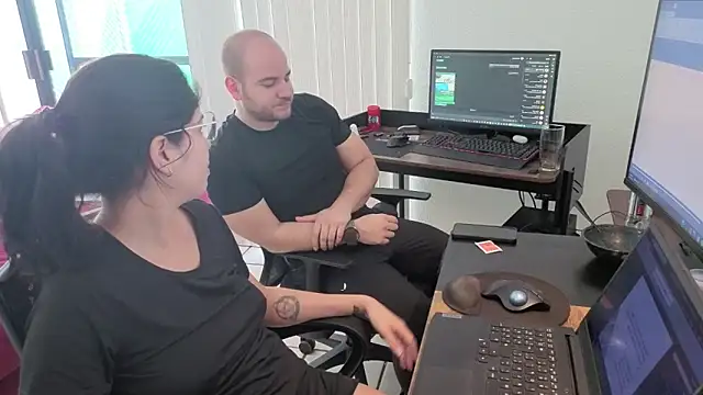 lustfulc99 online show from April 10, 9:19 pm