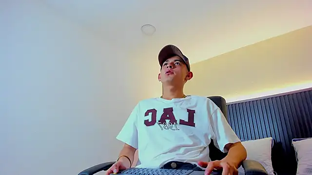 James cute18 online show from January 15, 2:38 am