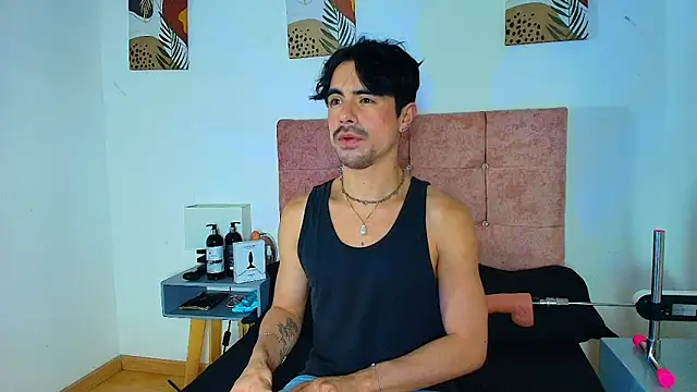 Snapshot of Ethan_Briggs_ chatting on February 5, 3:33 am Ethan Briggs online show from February 5, 3:33 am