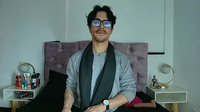 Snapshot of Ethan_Briggs_ chatting on March 3, 3:34 am Ethan Briggs online show from March 3, 3:34 am