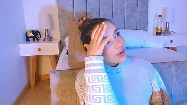 Lucy Carson  online show from April 11, 3:44 am