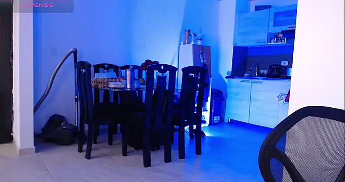 Pretty  Milf online show from February 19, 1:18 pm