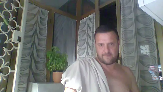 Snapshot of ROMASSAGGEXXX chatting on June 4, 11:11 pm ROMASSAGGEXXX online show from June 4, 11:11 pm