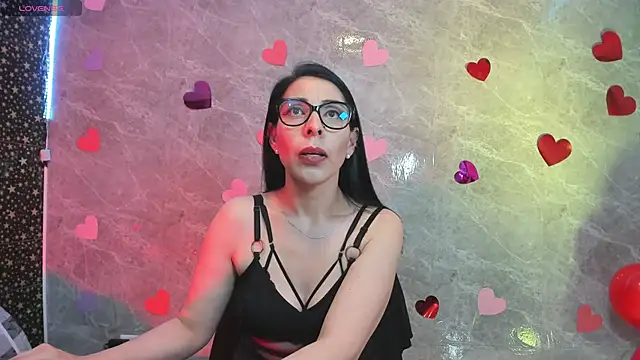 adellelennoxx online show from June 2, 8:49 am