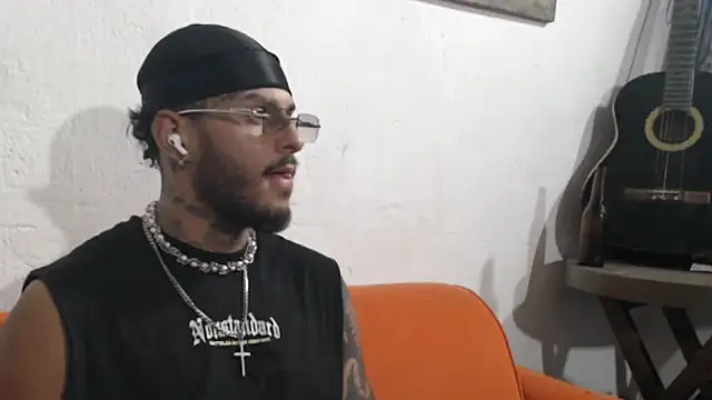 liyamjunior online show from February 19, 5:03 am