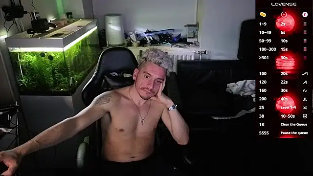 Rayzel White online show from February 18, 10:50 pm