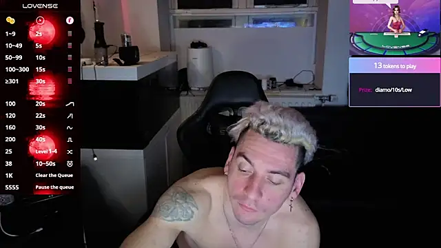 Rayzel White online show from May 28, 10:51 pm