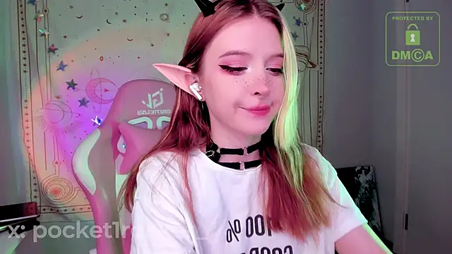 Snapshot of _PocketRocket_ chatting on October 23, 10:41 pm PocketRocket online show from October 23, 10:41 pm