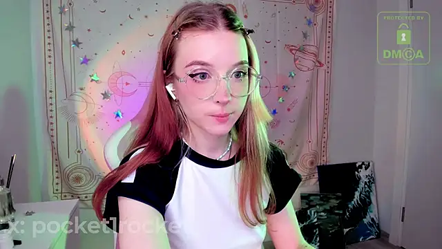 Snapshot of _PocketRocket_ chatting on November 14, 1:15 am PocketRocket online show from November 14, 1:15 am