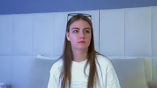 Snapshot of SofiaSarvain chatting on February 5, 6:29 am SofiaSarvain online show from February 5, 6:29 am