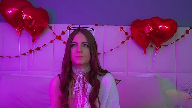 Snapshot of SofiaSarvain chatting on February 12, 6:08 am SofiaSarvain online show from February 12, 6:08 am