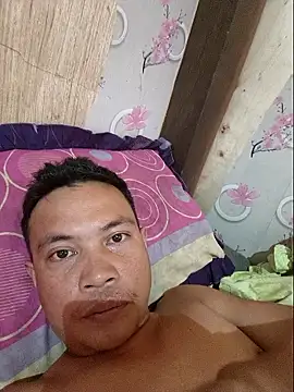 Snapshot of Andar072 chatting on January 18, 2:04 am Andar072 online show from January 18, 2:04 am