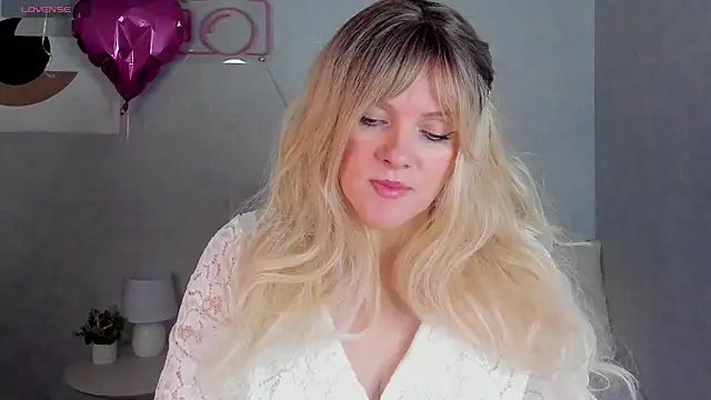 Snapshot of Victoria_Nelson chatting on March 2, 1:19 am Victoria Nelson online show from March 2, 1:19 am