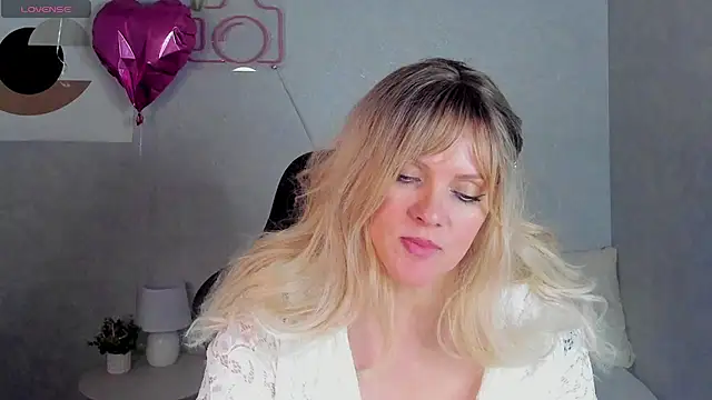 Snapshot of Victoria_Nelson chatting on March 2, 5:08 am Victoria Nelson online show from March 2, 5:08 am