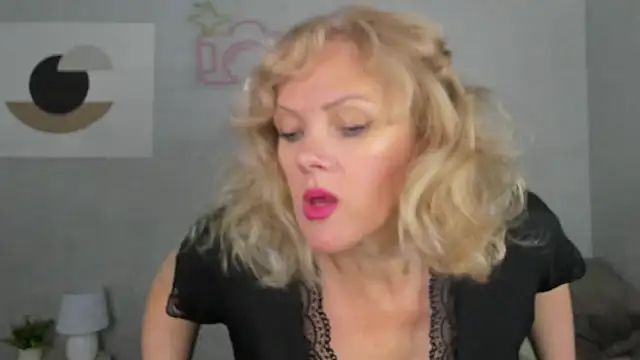 Snapshot of Victoria_Nelson chatting on June 28, 1:00 am Victoria Nelson online show from June 28, 1:00 am