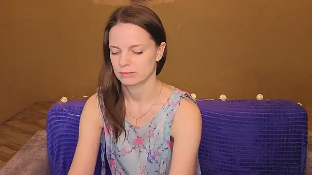 RoseWaulhgberg online show from April 9, 1:38 am