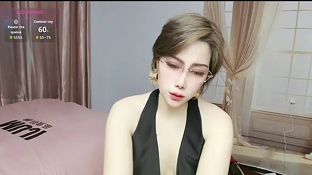 lucyyanyan online show from April 13, 12:21 pm