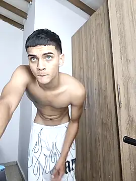 dominant boy1 online show from January 13, 9:20 pm