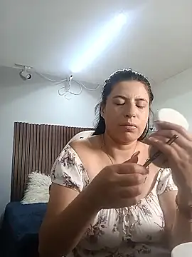 Snapshot of keileen_luna chatting on June 5, 8:47 pm keileen luna online show from June 5, 8:47 pm