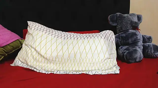 Snapshot of SexyPureFire001 chatting on April 28, 2:27 am SexyPureFire001 online show from April 28, 2:27 am