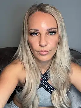 JulieSol online show from January 17, 8:52 am