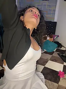 Nyxx Velariia online show from April 5, 5:32 pm