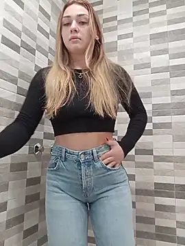 OrianaNorth online show from April 16, 6:36 am