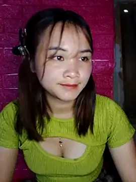 Snapshot of Lisakeem chatting on May 4, 5:36 am Lisakeem online show from May 4, 5:36 am