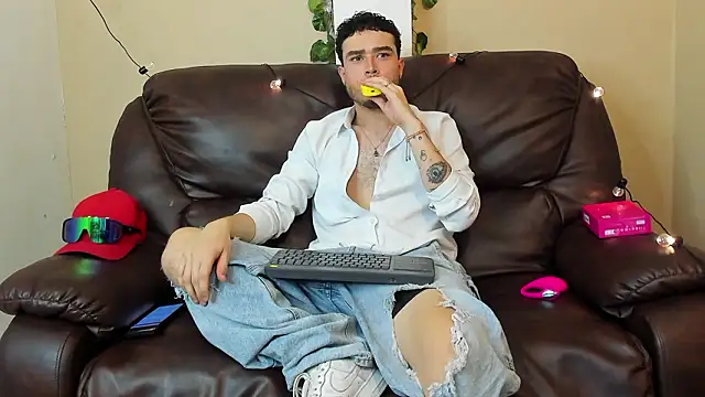 Snapshot of Salvattore_Muller chatting on February 21, 2:34 am Salvattore Muller online show from February 21, 2:34 am