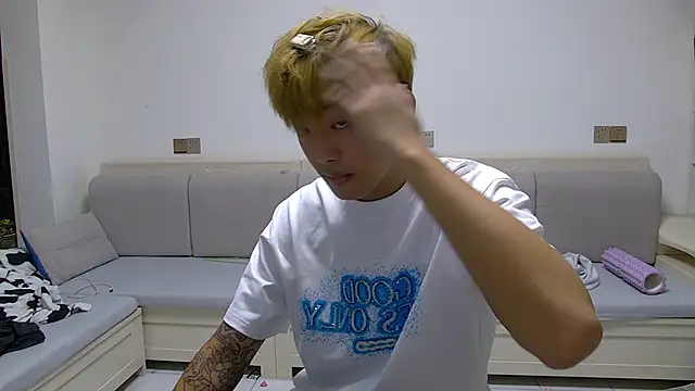 Chocolates-001 online show from March 21, 6:18 am