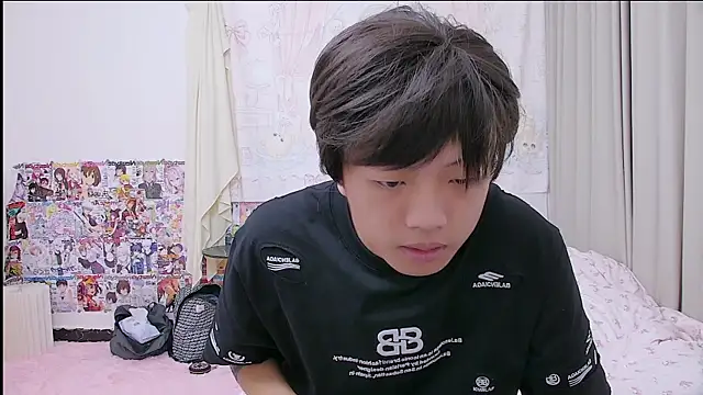 Chocolates-001 online show from April 14, 12:22 pm