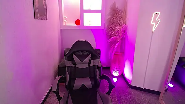 melodyy as online show from February 18, 12:34 pm