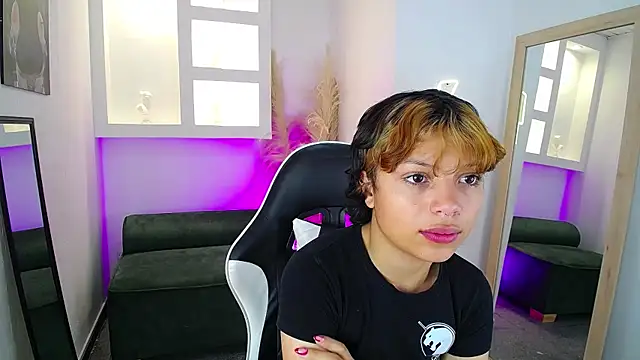 melodyy as online show from April 8, 12:38 pm