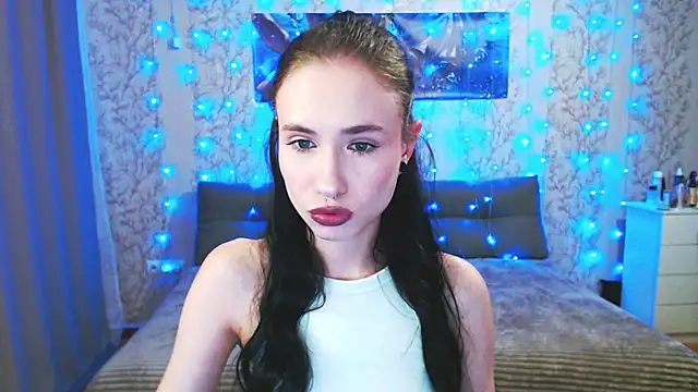 SnowWhite Lissa online show from April 6, 6:53 pm