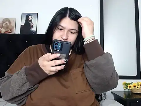 LauraHorny69 online show from March 8, 1:37 pm