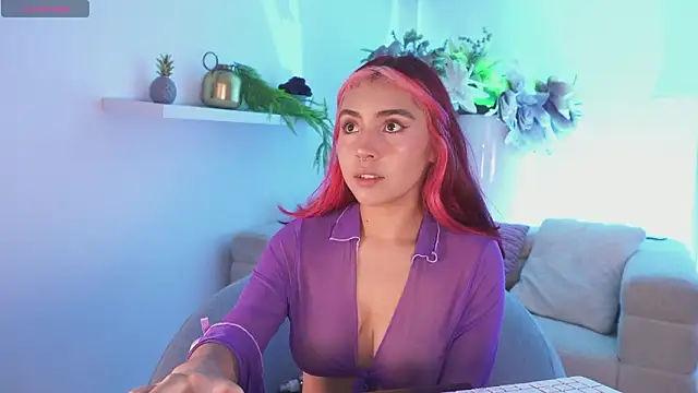 Dakota velvet  online show from January 18, 11:36 am