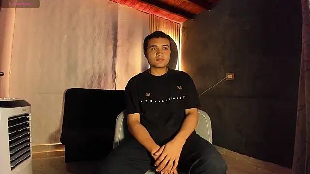 Snapshot of Alex_NovaX1 chatting on January 14, 1:39 pm Alex NovaX1 online show from January 14, 1:39 pm