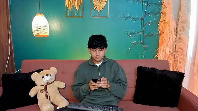 Christopher Monroe  online show from January 17, 1:38 pm